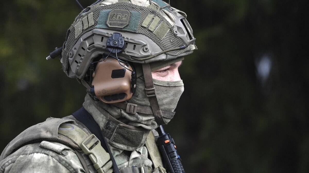    Сотрудники Росгвардии в Херсонской области© РИА Новости / Константин Михальчевский