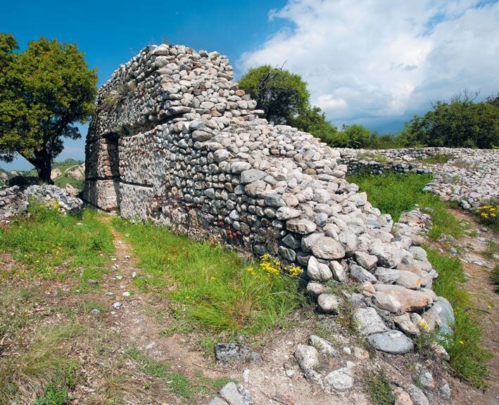 Руины крепости деспота Алексия Слава, г. Мелник