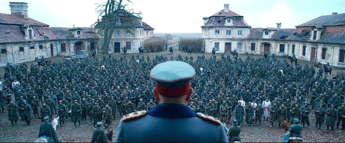 - Солдаты! До конца войны осталось 15 минут. Ну что, сходим в последнюю атаку на посошок? Не понял - а где в ваших глазах энтузиазм? 