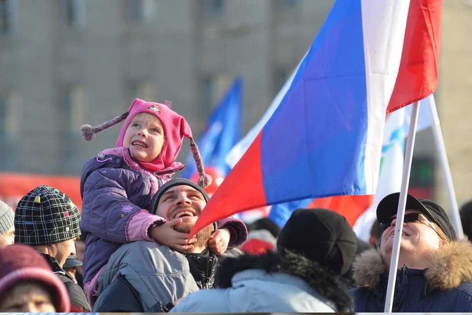     Городские службы перевели в усиленный режим работы в связи с Днем народного единства Влад КОМЯКОВ, Архив «КП»