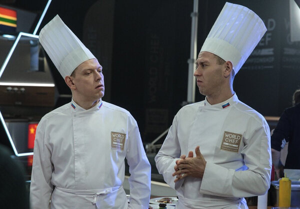 Актёры Сергей Лавыгин и Михаил Тарабукин (слева направо). Фото © Агентство "Москва"