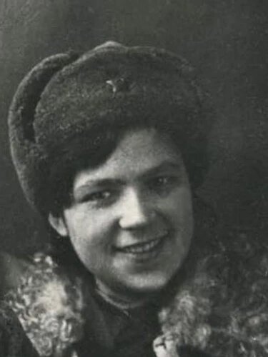 Разведчица Нина Суворова, ( 1916- 1942 гг), последний прижизненный снимок.  