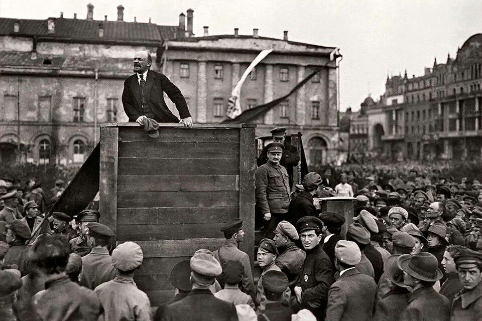     Сказать, что случилось бы с Россией, если бы не большевистский переворот, никто не сможет наверняка.