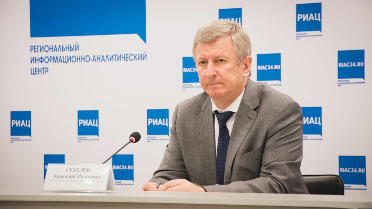     Президент России Владимир Путин подписал указ, согласно которому к высокой награде представлен глава комитета здравоохранения Волгоградской области Анатолий Себелев. Документ был подписан 4 ноября.