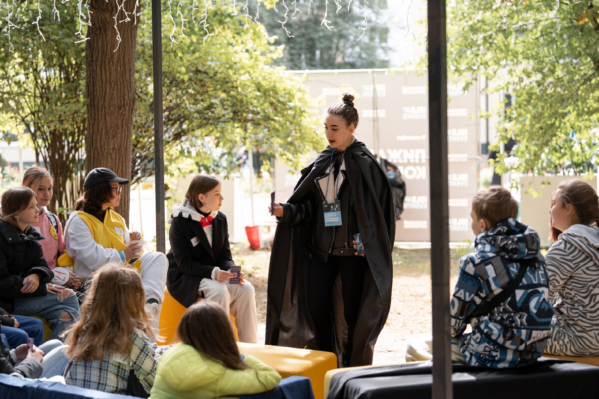 Фото с одного из первых пикников IBLS в текущем учебном году