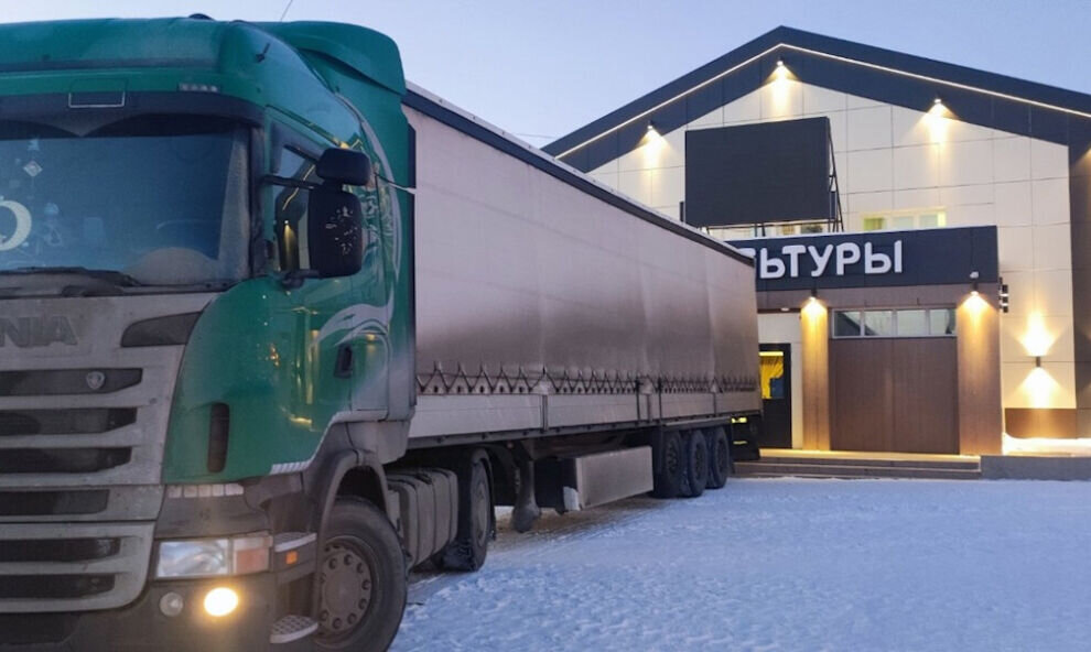    В дом культуры Харпа привезли оборудование для кинотеатра