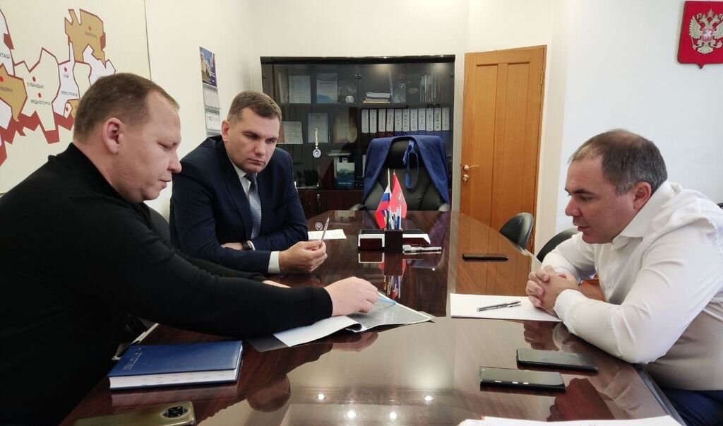    В 2023 году между иловыми полями и селом Южный Урал планируют высадить защитную лесополосу