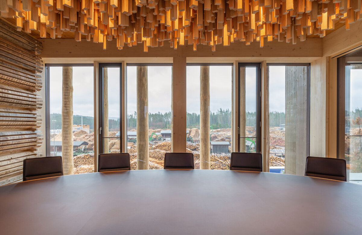 Источник изображения - https://projekt.dam-preis.de/application/filebrowser/dam/project/6bc24fc1ab650b25b4114e93a98f1e/images/preview/Sgewerk_Ziegler_mju-1075-bear_print.jpg