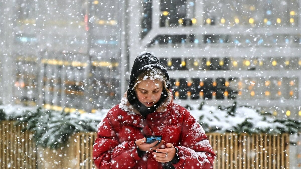    Девушка с телефоном© РИА Новости . Евгений Одиноков