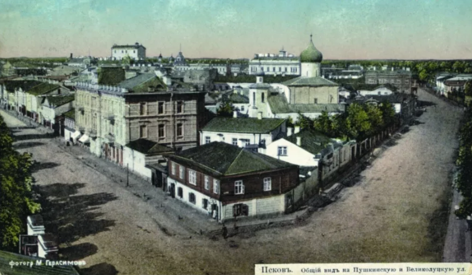 Справа – примерно Средняя-Садовая-Пушкинская