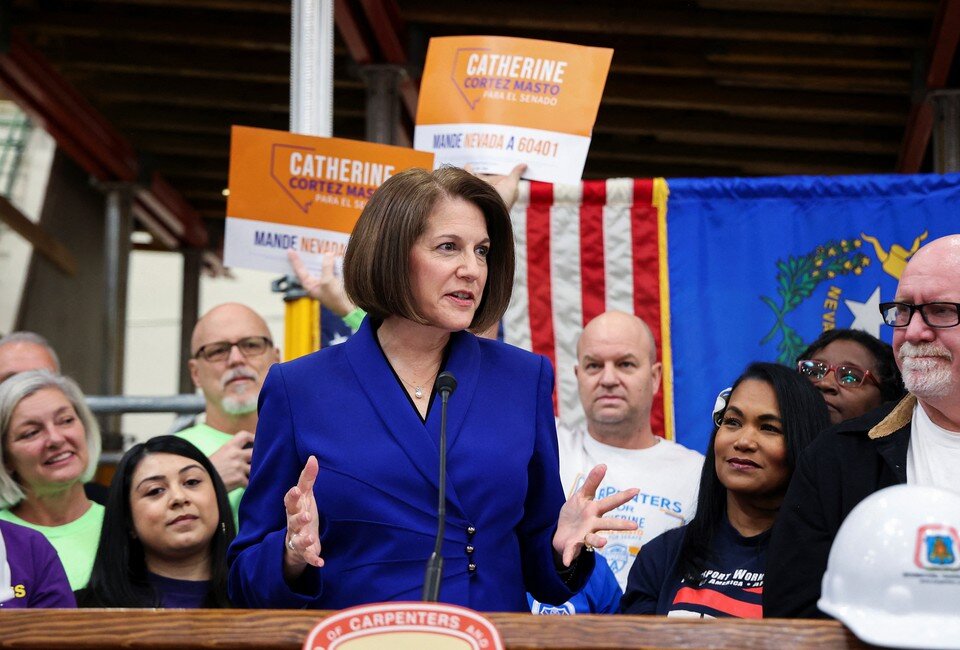     В Неваде победила представительница демократов Кэтрин Кортес Масто.  REUTERS