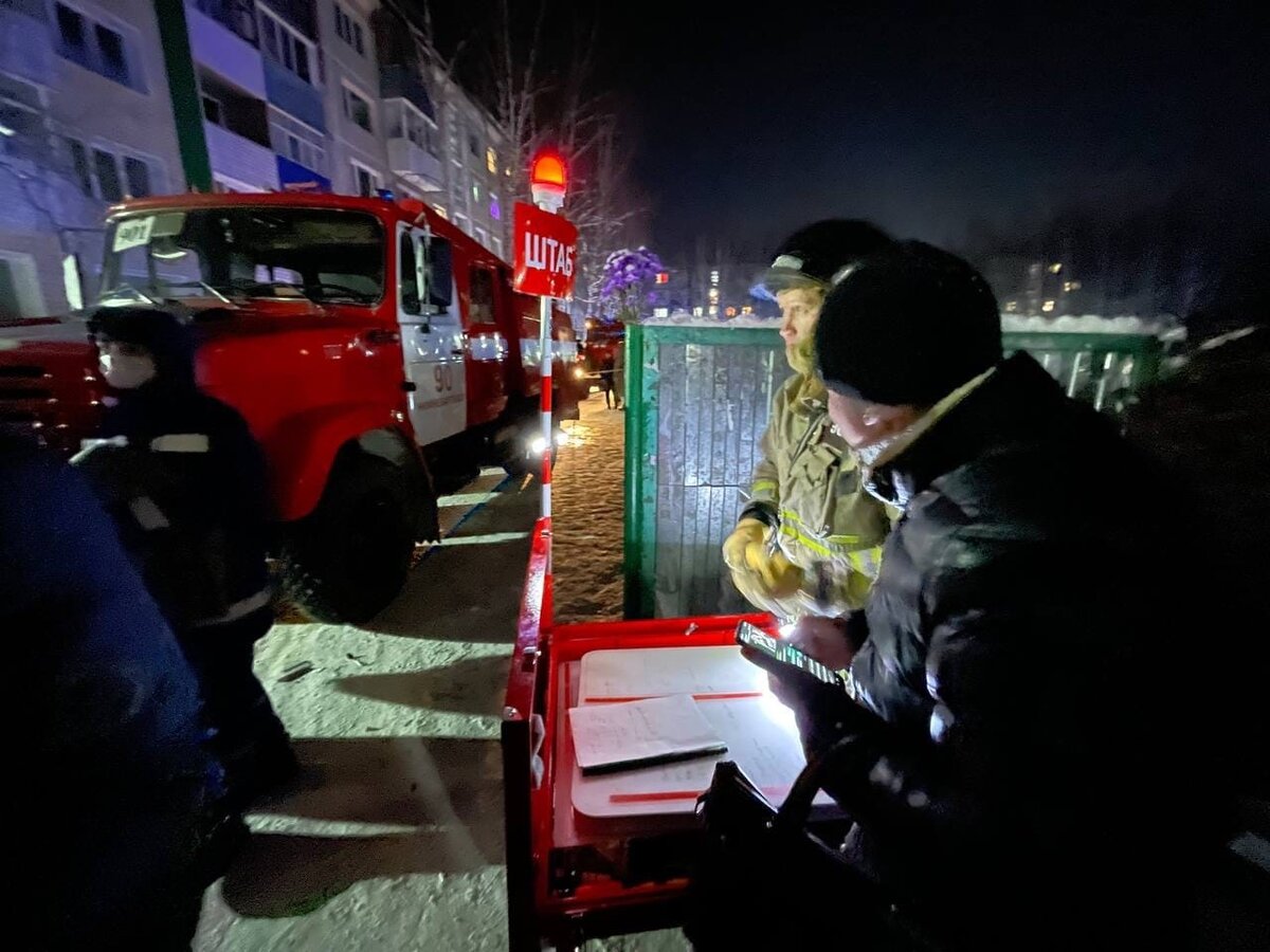    Глава Нижневартовска находится на месте ЧП в жилом доме