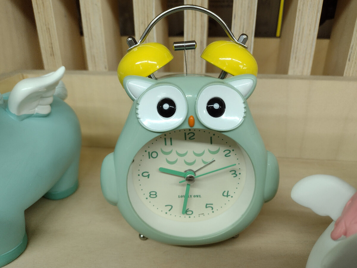 Понравился будильник. Увидела цену...буду любоваться фотографией))