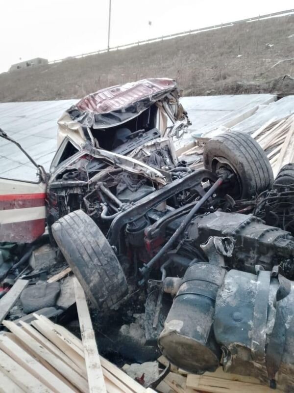    Обломки одной из фур. Фото: региональное управление МВД