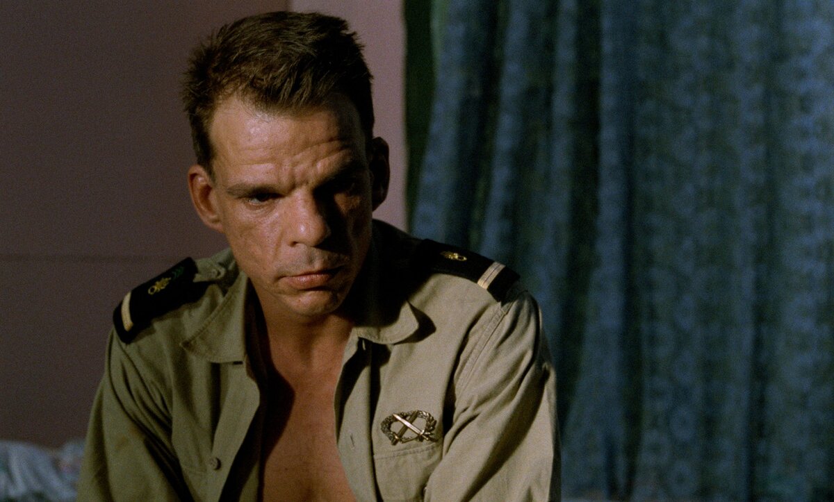 Кадр из фильма "Хорошая работа", 1999 г.