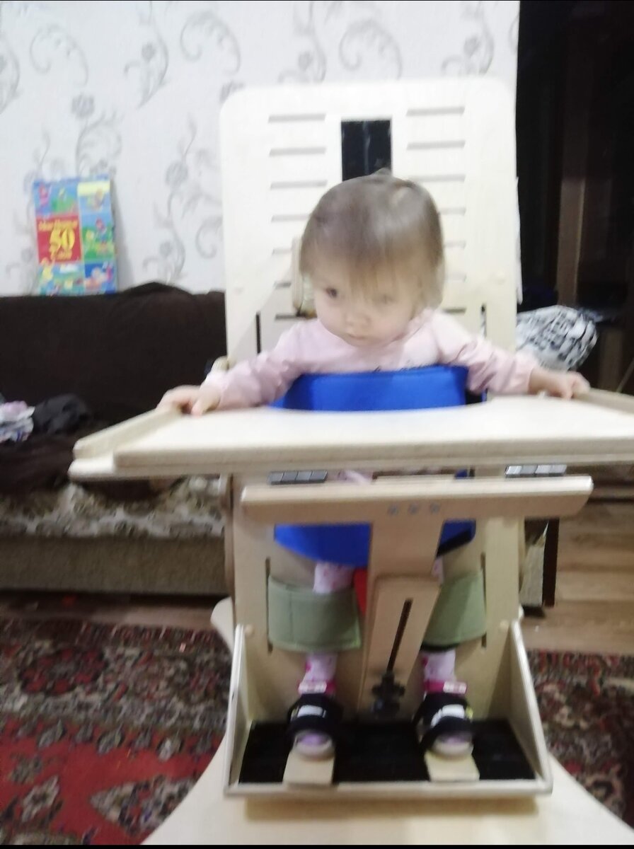 Вот наша старая опора, но мы с неё выросли. 