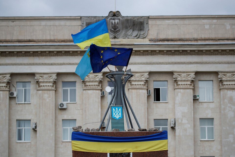     Украина получит кредит в 2023 году сроком на 10 лет в рамках льготного периода, уточнили в Совете ЕС  REUTERS