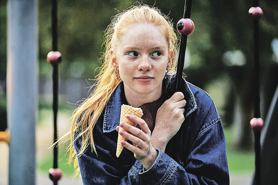     Елизавета Ищенко в сериале «Алиса не может ждать». Фото: Кадр из фильма