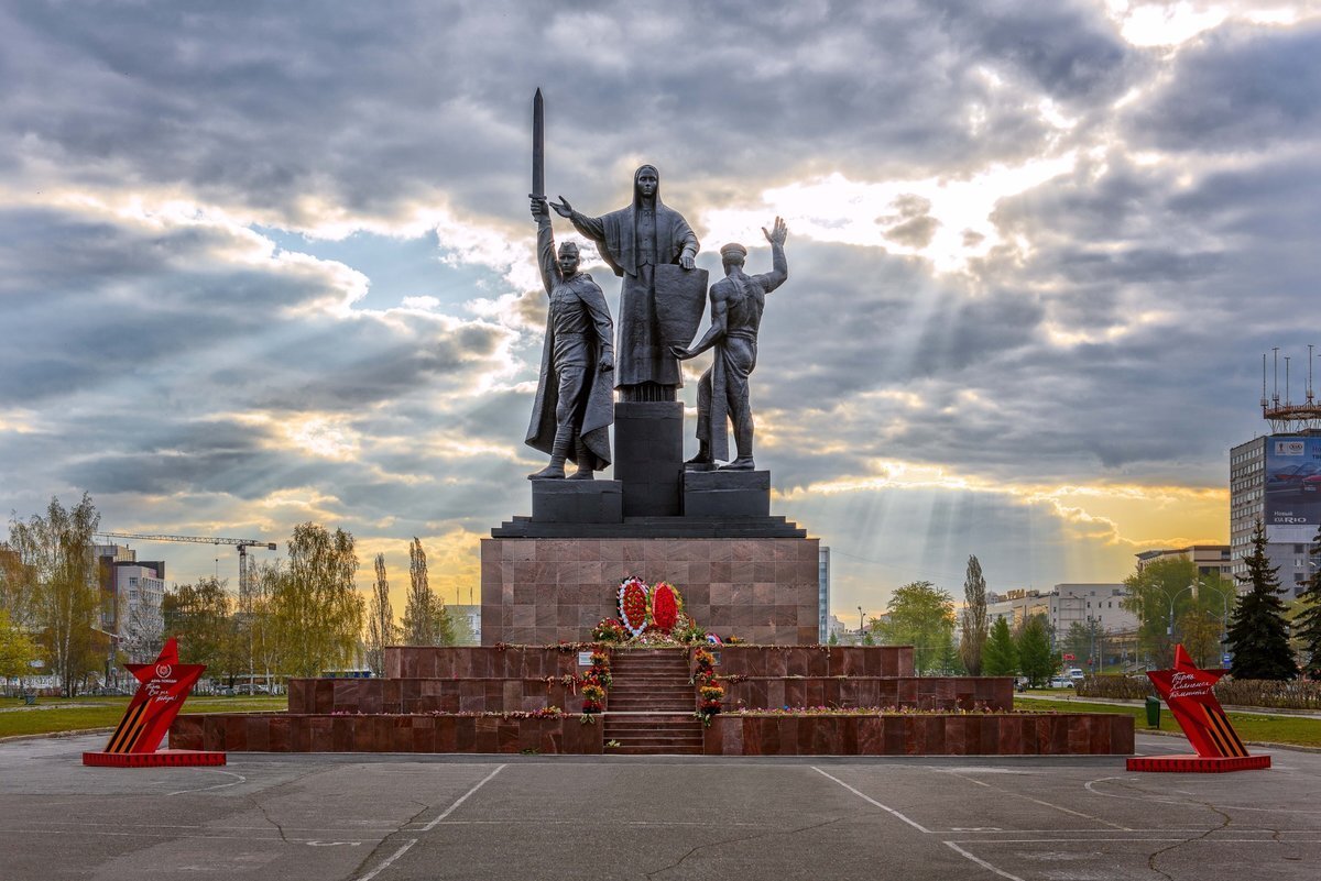 Памятники в перми