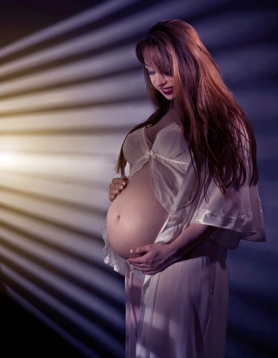 Фото взято с сайта https://leeramsden.squarespace.com/blog/pregnancy-image-using-venetian-blinds