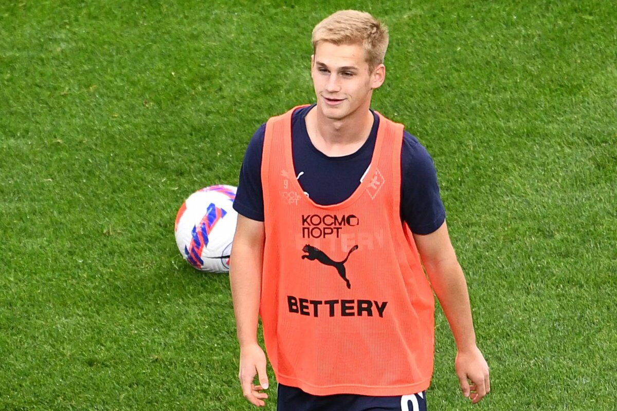 Полузащитник Сергей Пиняев. Фото - Алексей Даничев / РИА Новости.