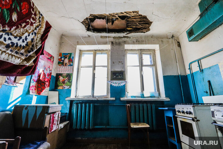    В РФ готовятся переселять граждан из аварийного жилья в арендные дома, сообщают «Известия»