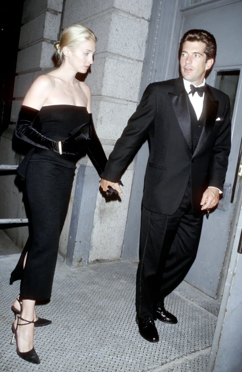    Кэролин Бессетт-Кеннеди и Джон Ф. Кеннеди-младший, 1998GETTY IMAGES