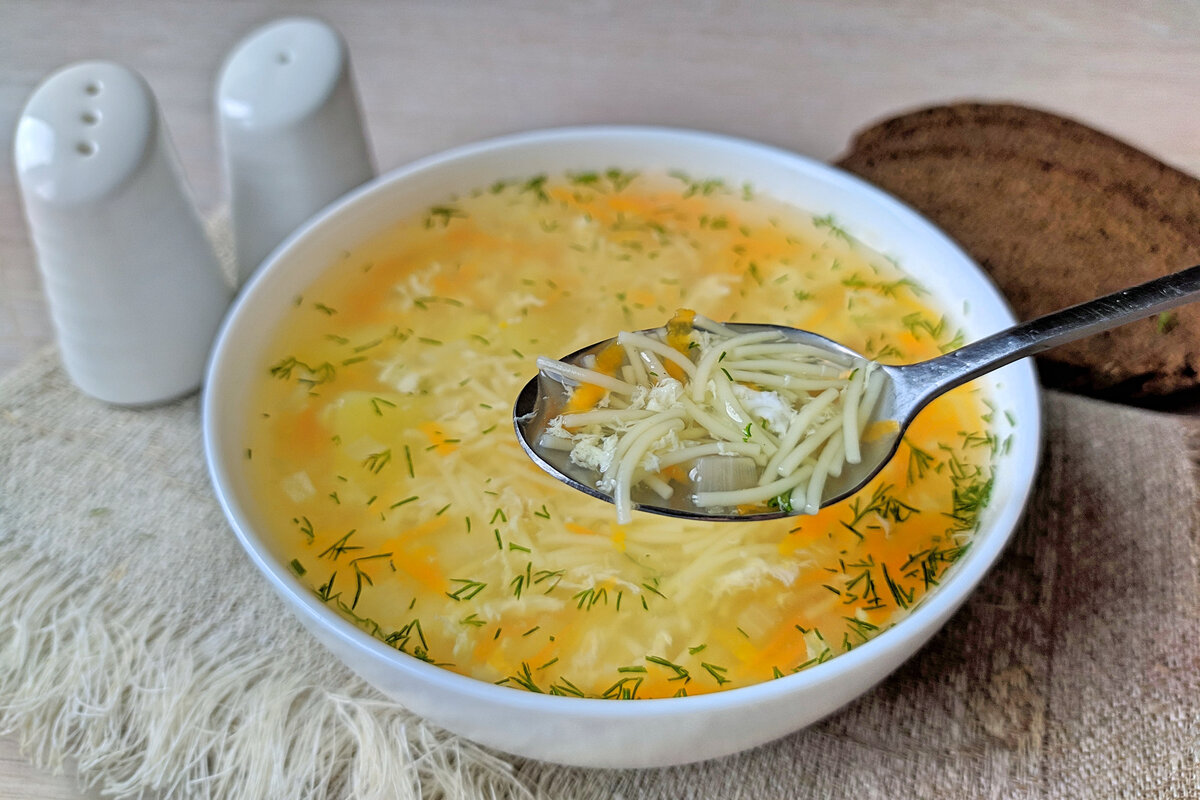 Суп с яйцом: готовим сытное и вкусное блюдо детям на обед | Еда на каждый  день | Дзен