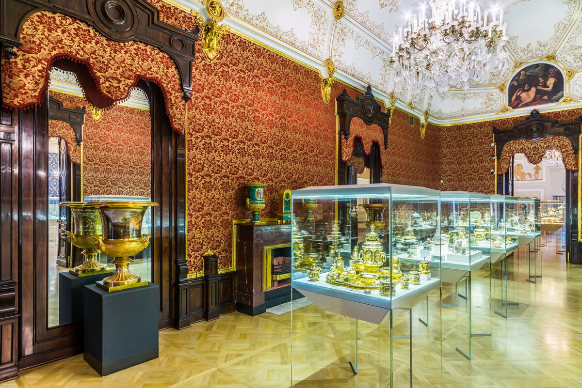 Красная гостиная