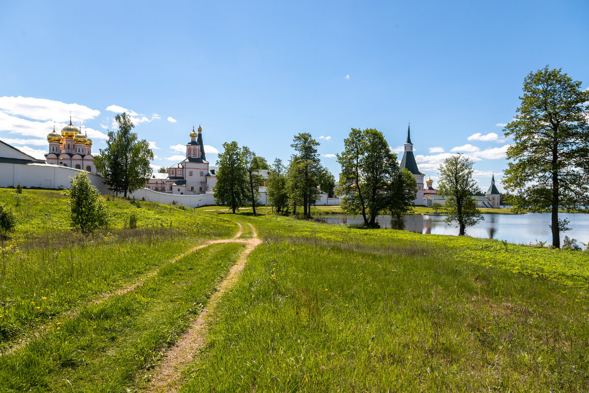 Валдайская святыня – Иверский монастырь на Сельвицком острове |  lorrichek_travel | Дзен