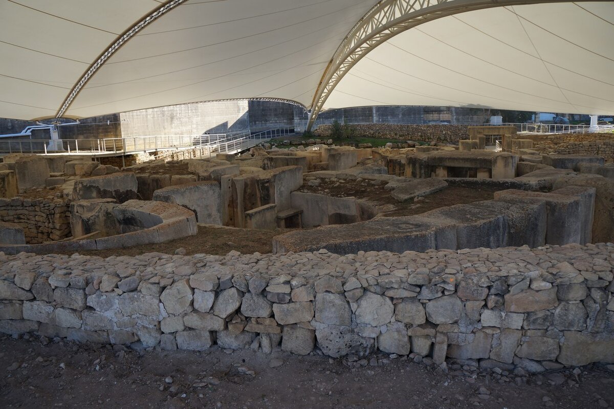 Центральный 6-апсидный храм