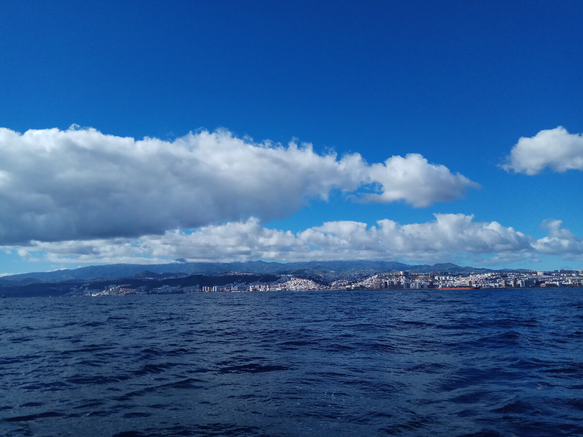 Волнолом недалеко