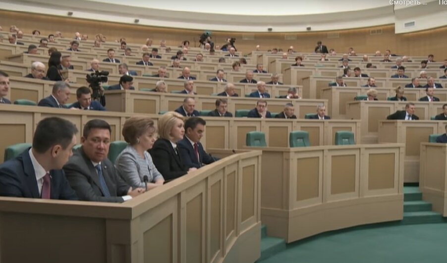 Заседение совета федерации, фото автора с экрана ТВ