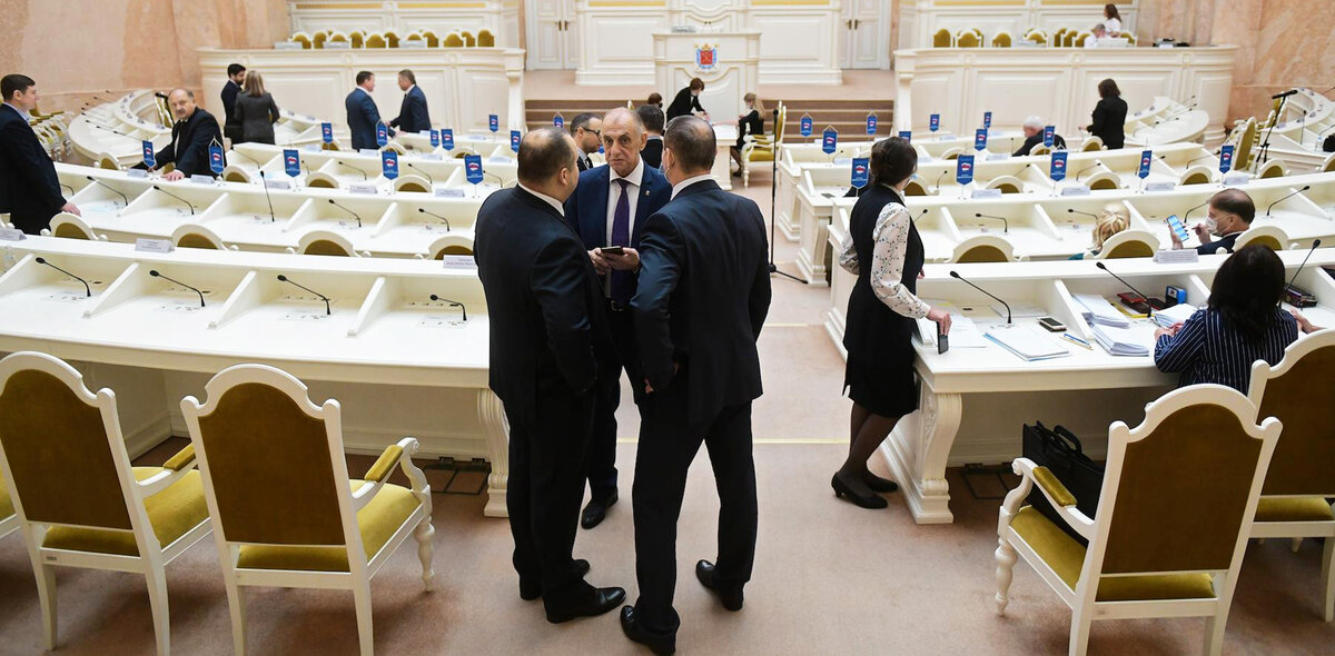 5 депутатов. госдума рф правительство рф. заседание депутатов. рябоконов геннадий викторович. 5 депутатов.