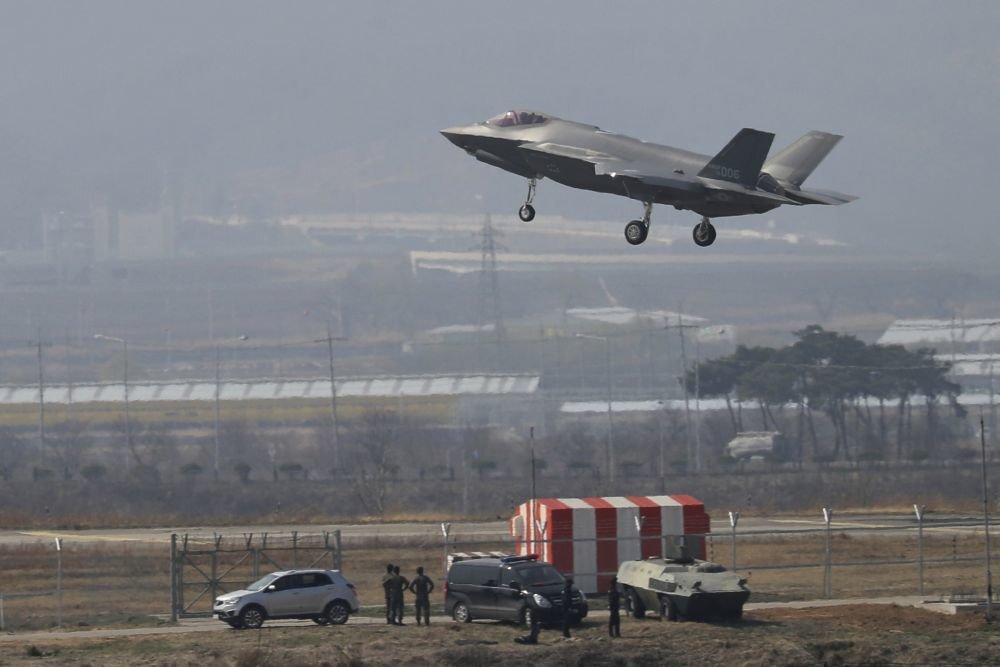 Истребитель пятого поколения  F-35 А  в полёте .  фото: картинки яндекса.