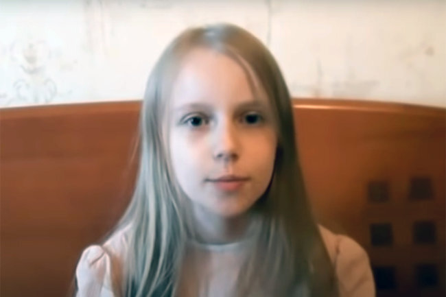 Пока Алиса будет отвечать на все вопросы: "Папа знает", никто так и не оценит уровень её интеллектуального развития. Источник: rg.ru