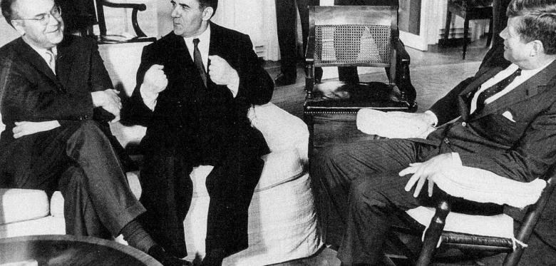 18 октября 1962 год. Президент США Джон Ф. Кеннеди принимает главу МИД СССР Андрея Громыко.