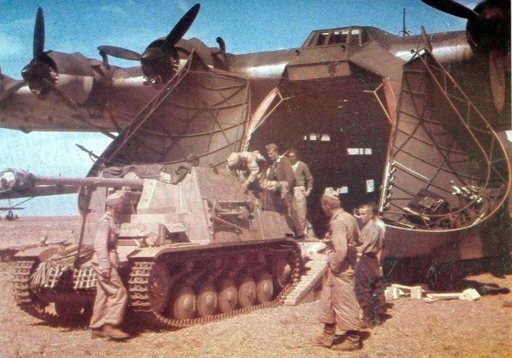 "Тетрарх"? Нет, не слышали! Pz.Kpfw.II als Sfl. mit 7,5 cm Pak 40 как "летающая" самоходка, Me 323 позволял перевозить и такие машины.