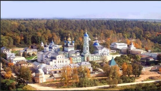    Панорама Оптиной пустыни ( фотография из Интернета)