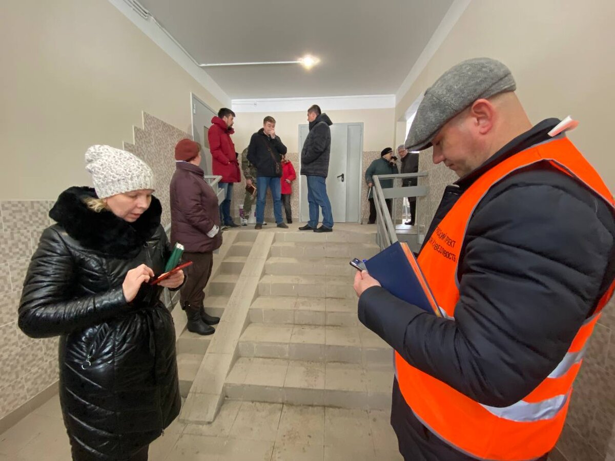 Комиссия по принятию капитального ремонта на Филевском бульваре с муниципальным депутатом и его помощником