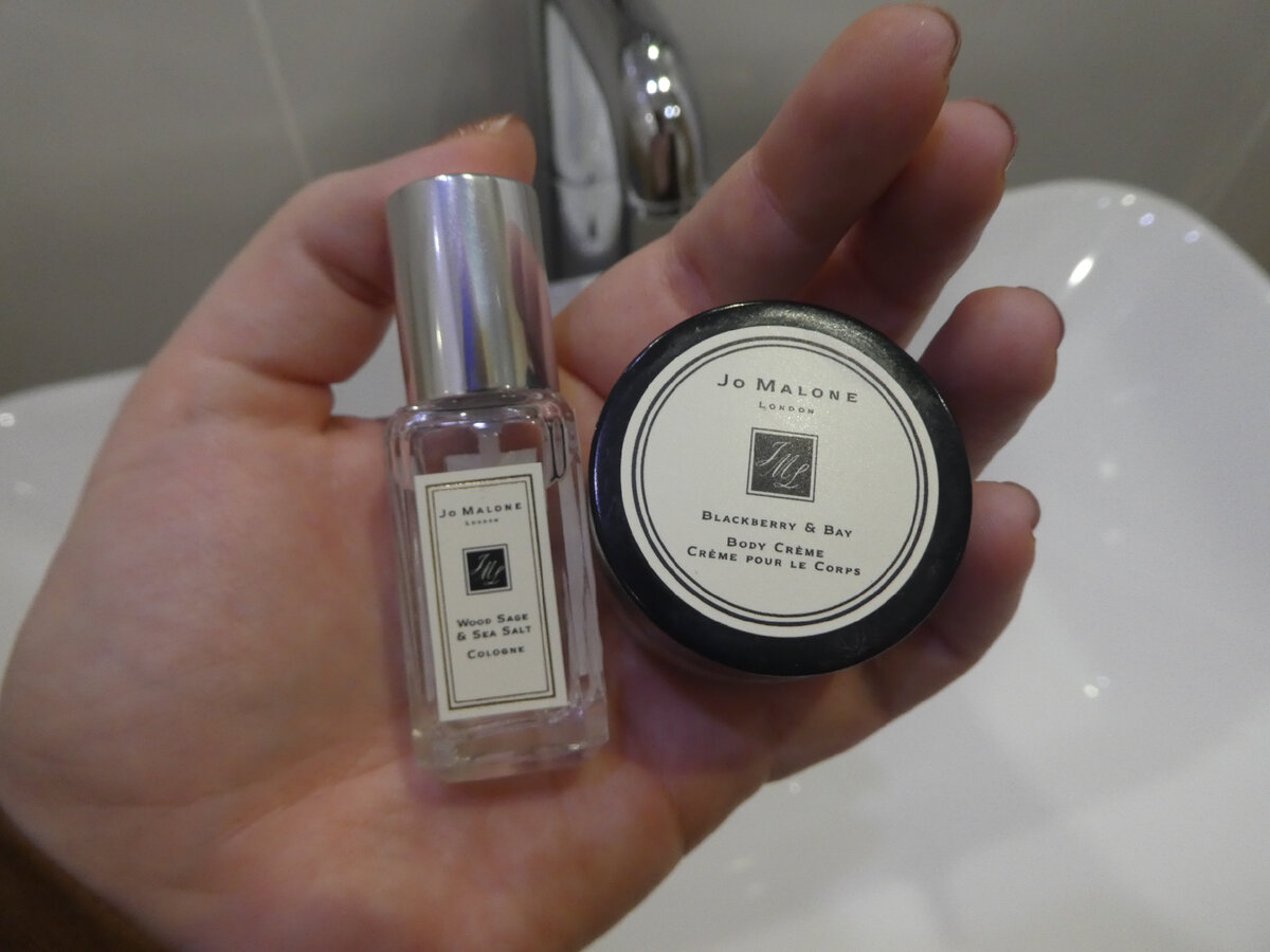 Мини-формат косметики для поездок - мой любимый жанр. 