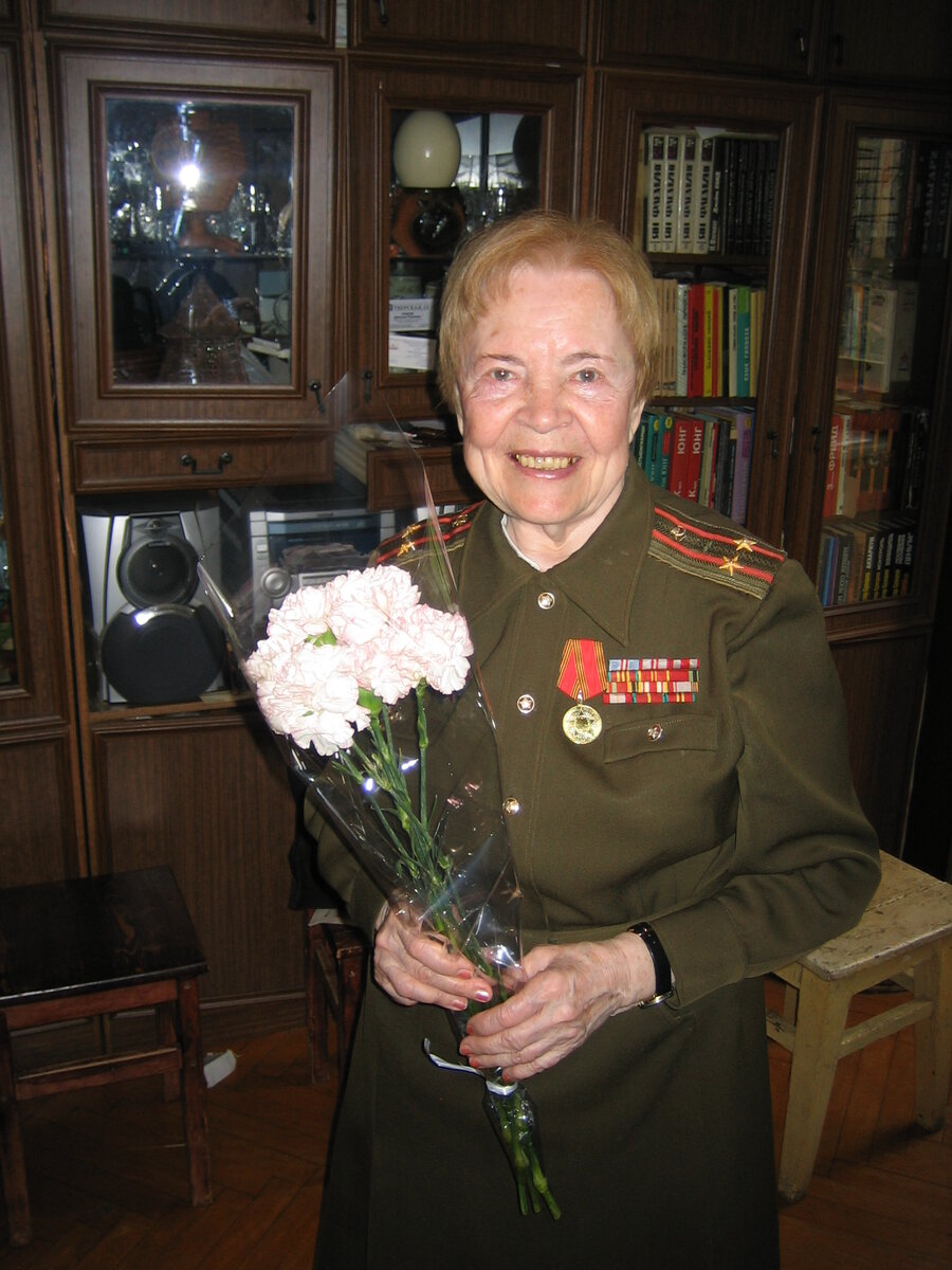 9 мая 2005 года. День Победы. Великий праздник, который всегда отмечался и отмечается в нашей семье.  Подполковник медицинской службы Шманова Надежда Ивановна.