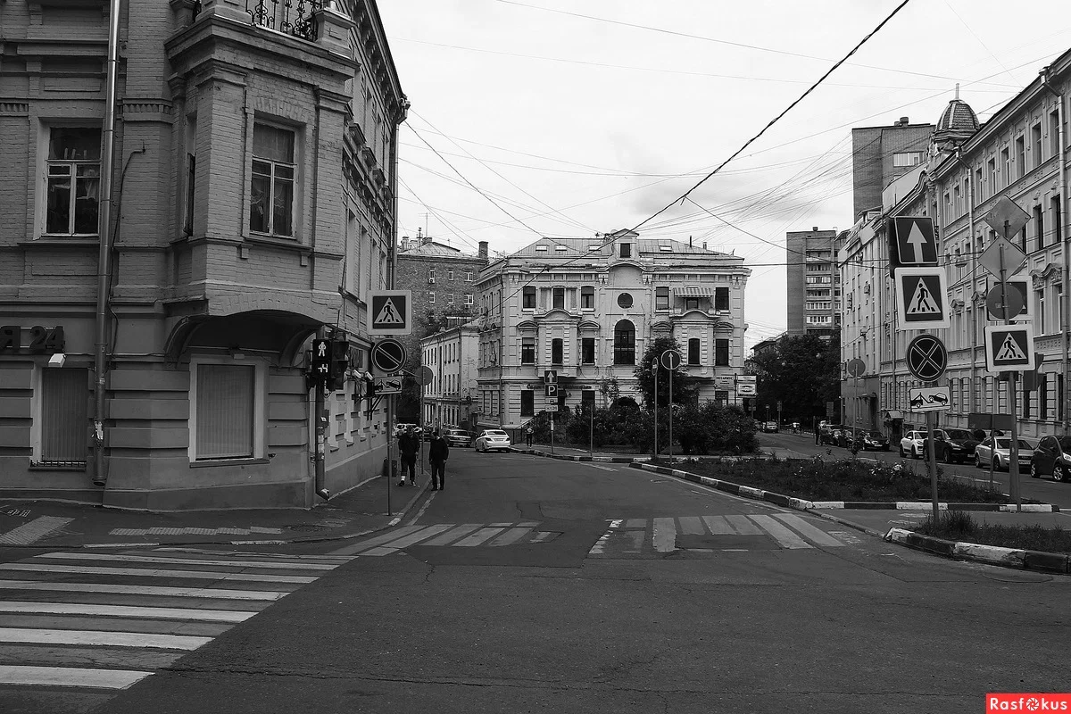 Современный вид на Малый Казённый переулок, 2017 год. Фото Руслана Хакимова. Источник: http://rasfokus.ru/photos/photo2476838.html.