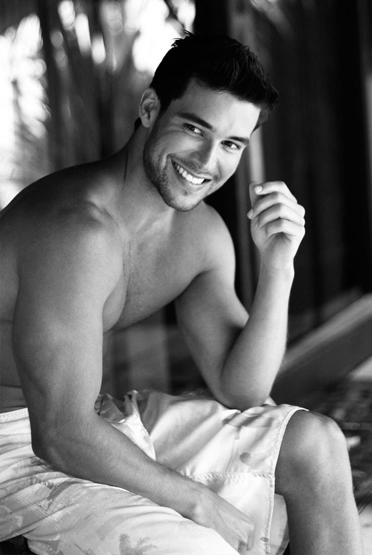 А вот я, пытаюсь сделать красивую фотку) 