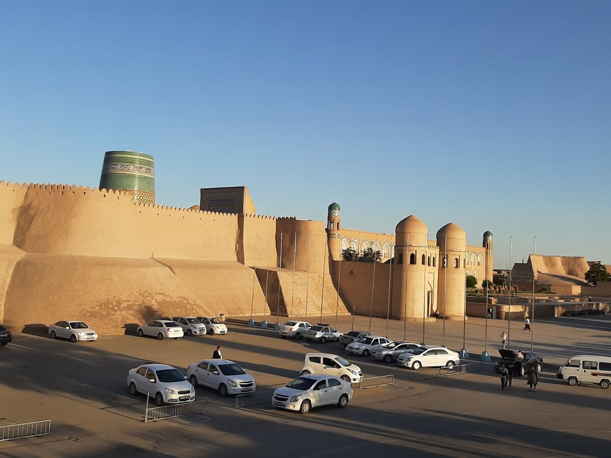 Одно из четырех ворот входа в стары город Хива