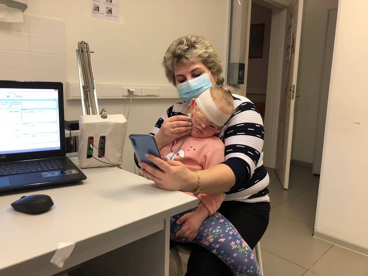 Лечение в "Клинике Мельниковой Е.А." пациента с с. Дауна. (процедура аутонейритотерапия).