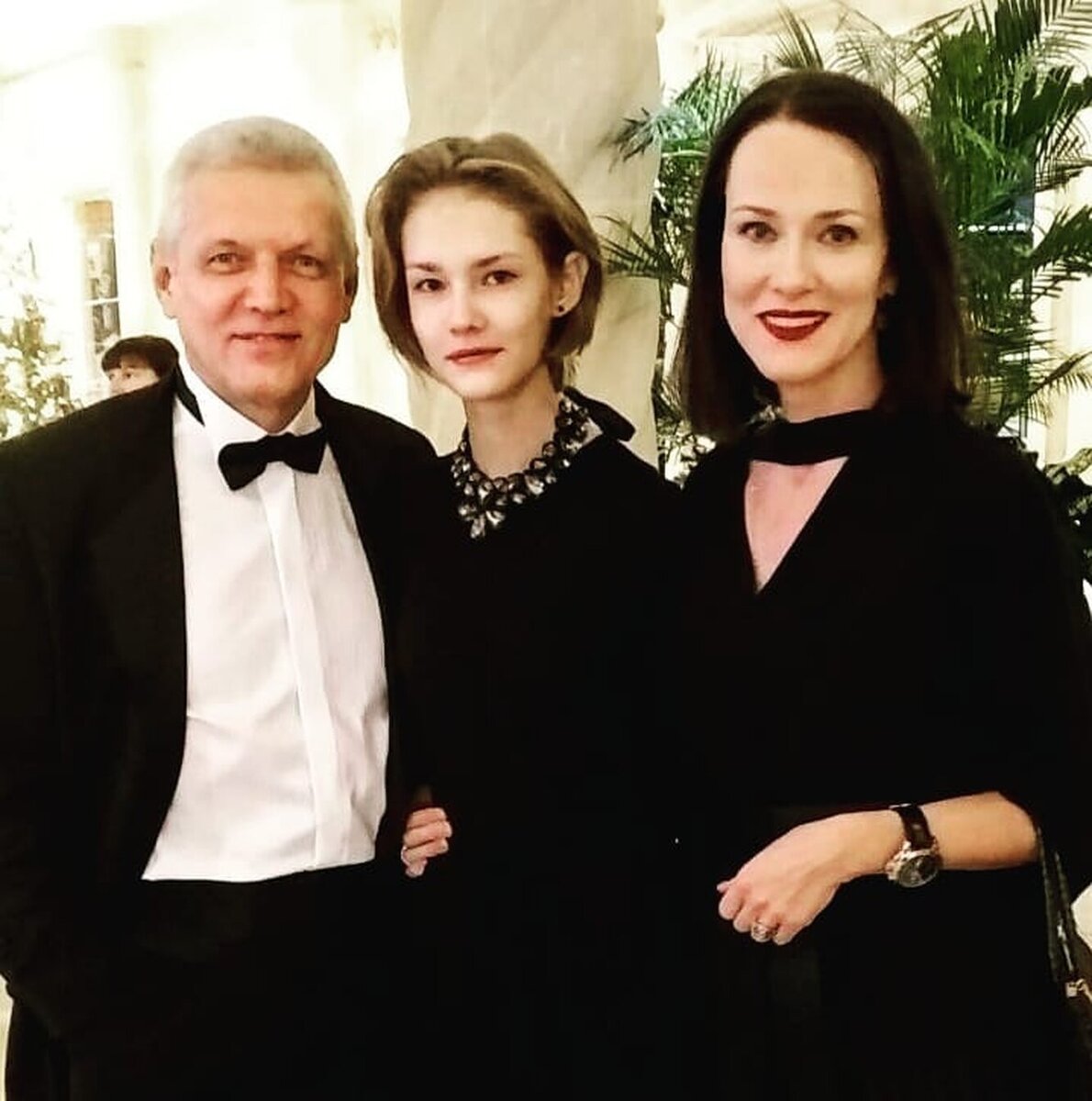 Ирина савицкова биография личная жизнь Был уволен из театра, ушел от жены к молодой актрисе и почему не снимался долгое