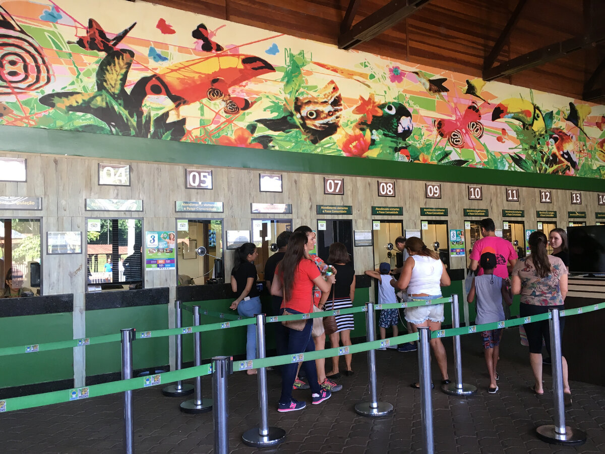 Кассы у входа в национальный парк. Фото автора