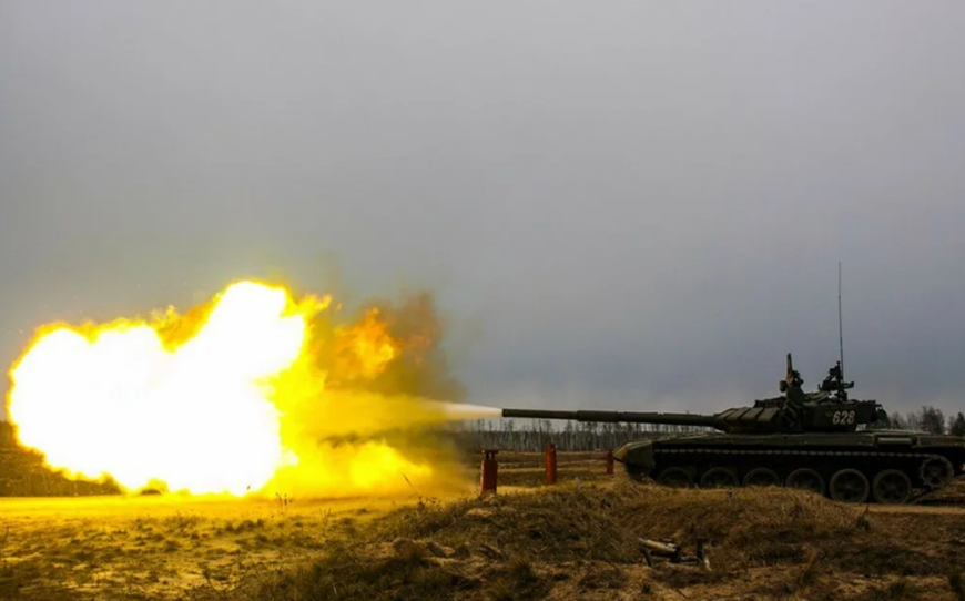 Дальность прямой наводки танка. Залп танка. Прямой выстрел танка. Прямой выстрел танка. Залп из танка.