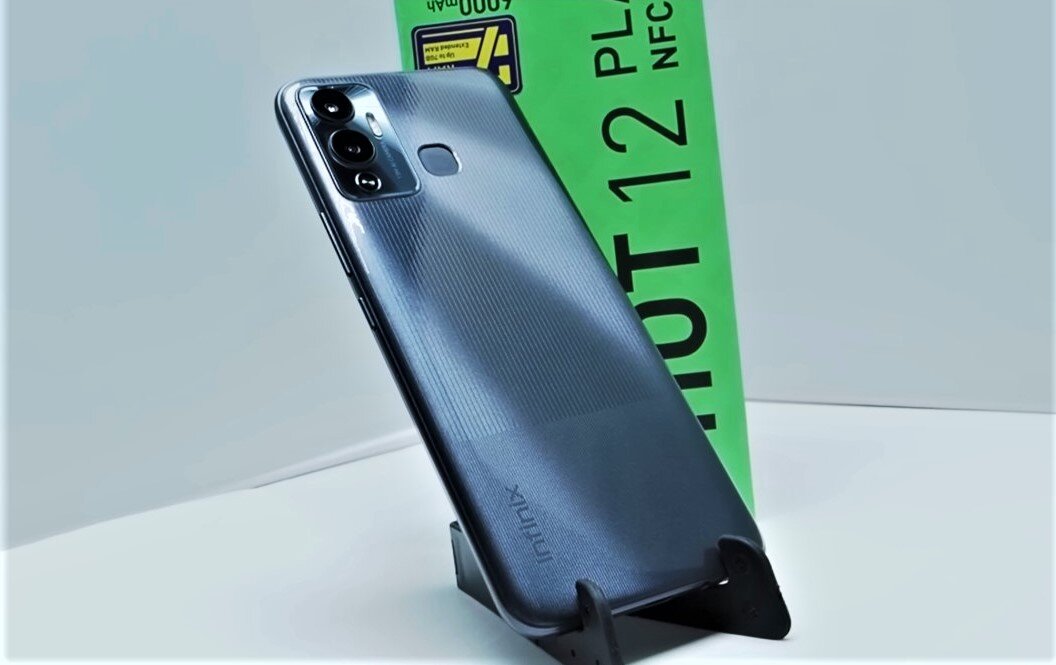 Смартфон Infinix Hot 12 Play